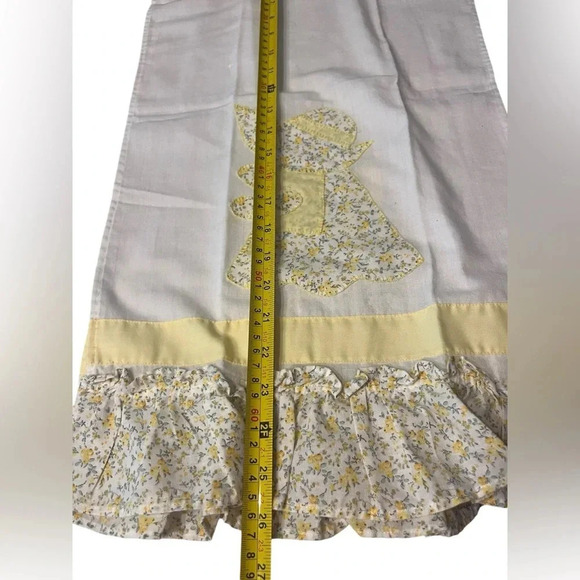 Sunbonnet Sue And Sam Handmade Hand Towels Yellow/white Ruffle Detail Set Of 2 - Picture 8 of 10